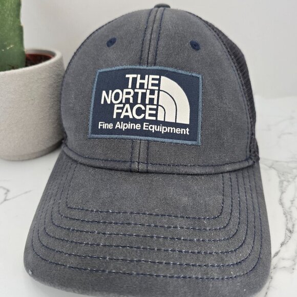 The North Face | Gorpcore navy blue adjustable trucker hat | unisex - Picture 2 of 7